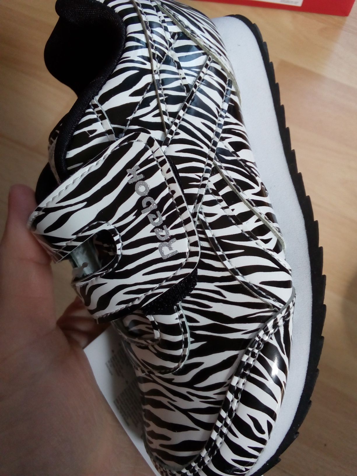 Nowe buty reebok 25,5, wkładka 16,5 cm, zebra