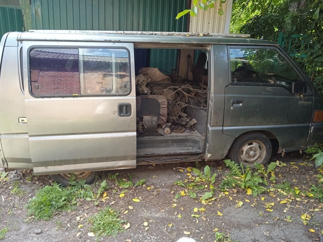 Mitsubishi L300 вантажопассажир