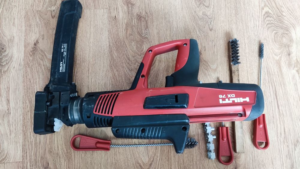 Osadzak Hilti DX76 z magazynkiem MX76