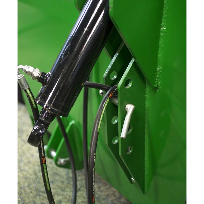 Posypywarka Piaskarka 2,1m montowana na ciągnik