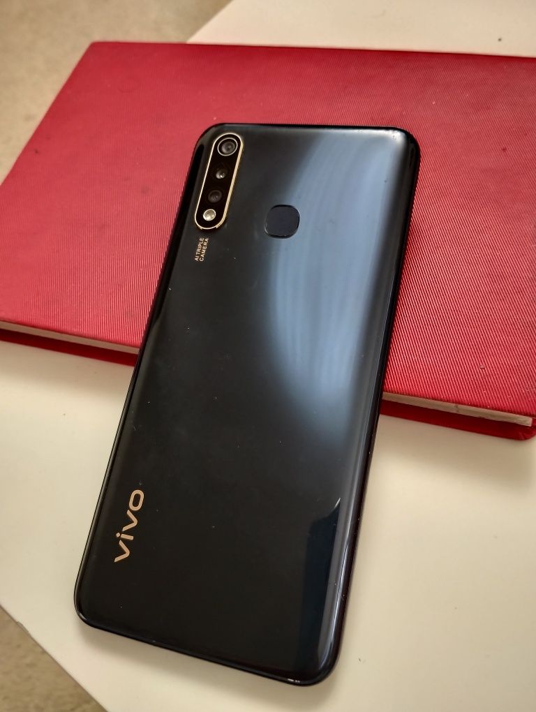 Смартфон VIVO 1915