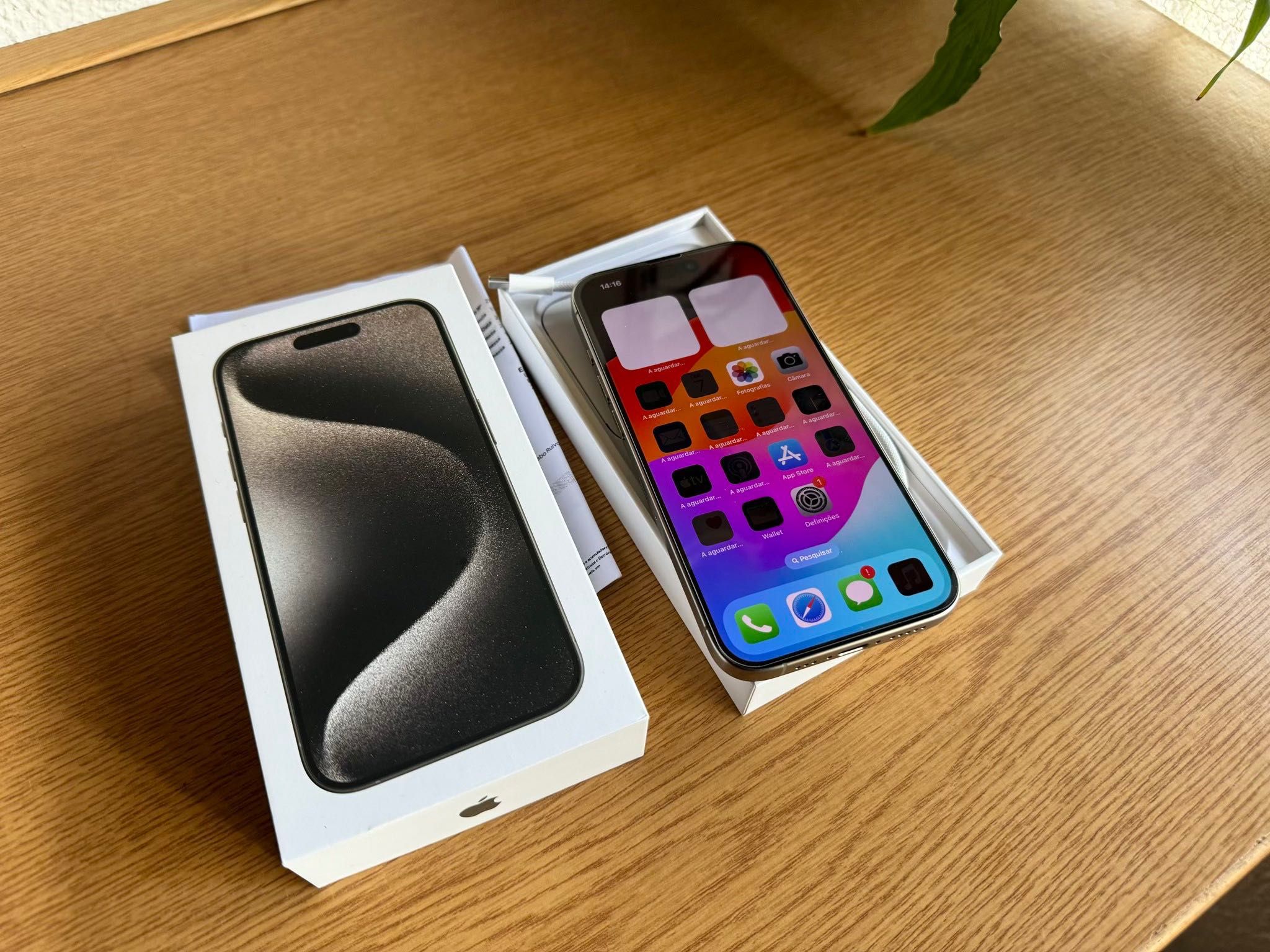 Vendo iPhone 15 Pro 128Gb Livre Fatura e Garantia