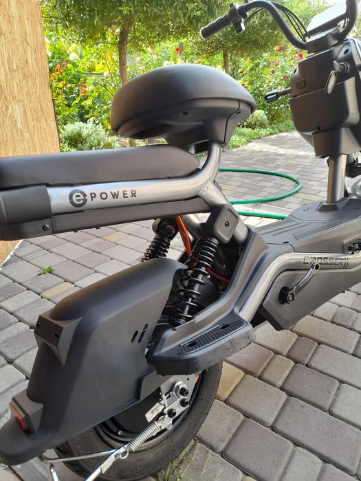 Продам елекроскутер кросер CR1