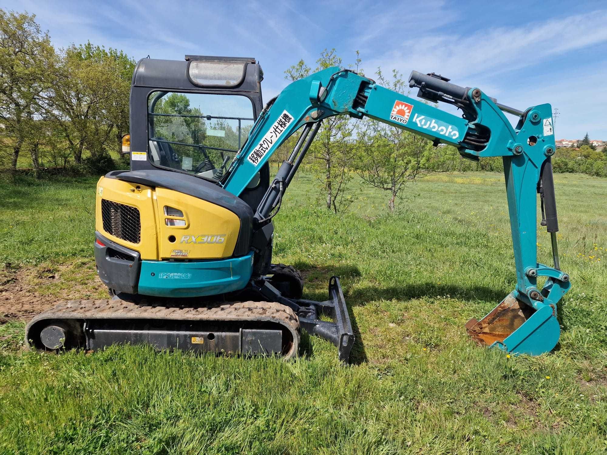 Giratória / Escavadora Kubota RX-306 - Braço articulado - 3 Toneladas