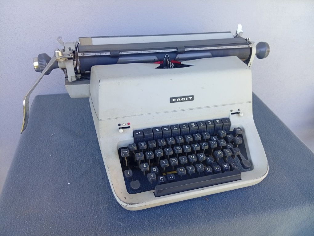 Maquina Escrever Facit