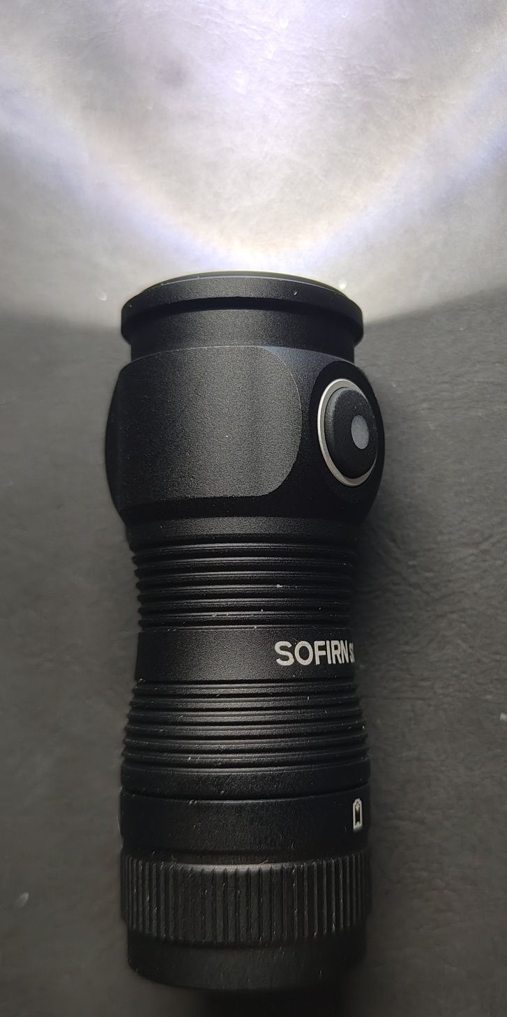 Потужний і компактний ліхтар з IP68 Sofirn SC13