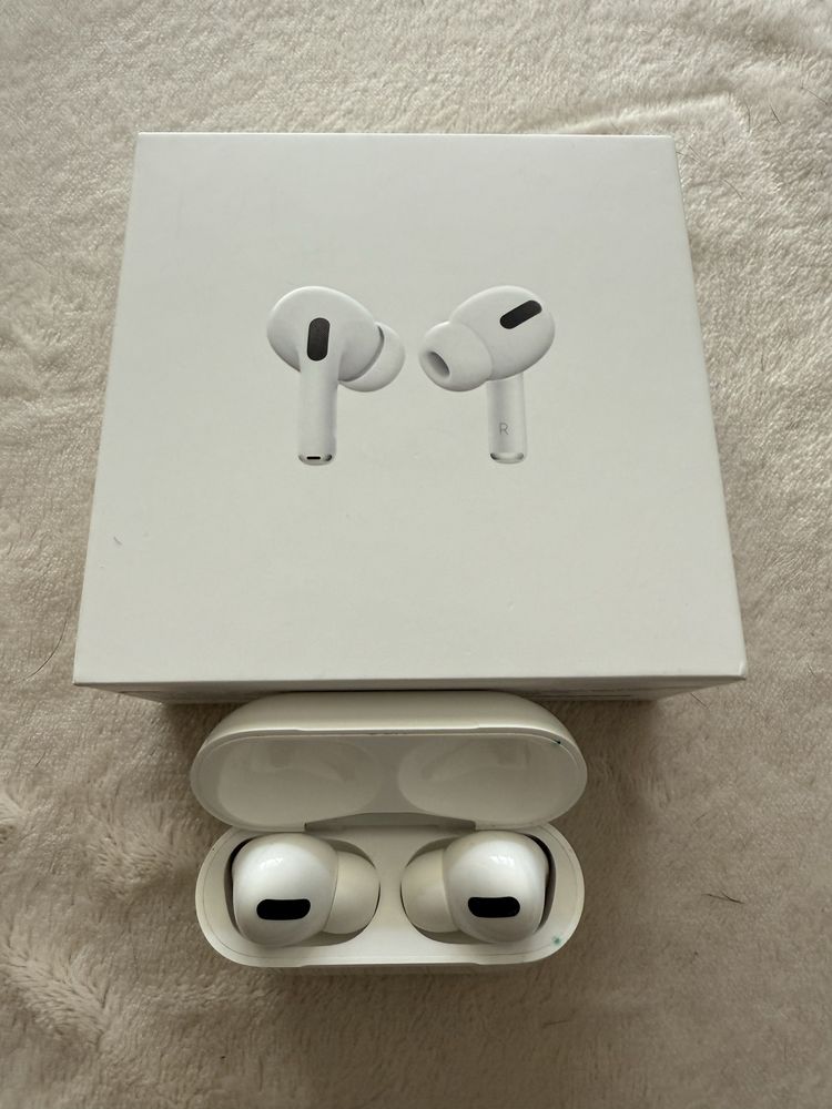 Sluchawki AirPods Pro uszkodzona jedna sluchawka