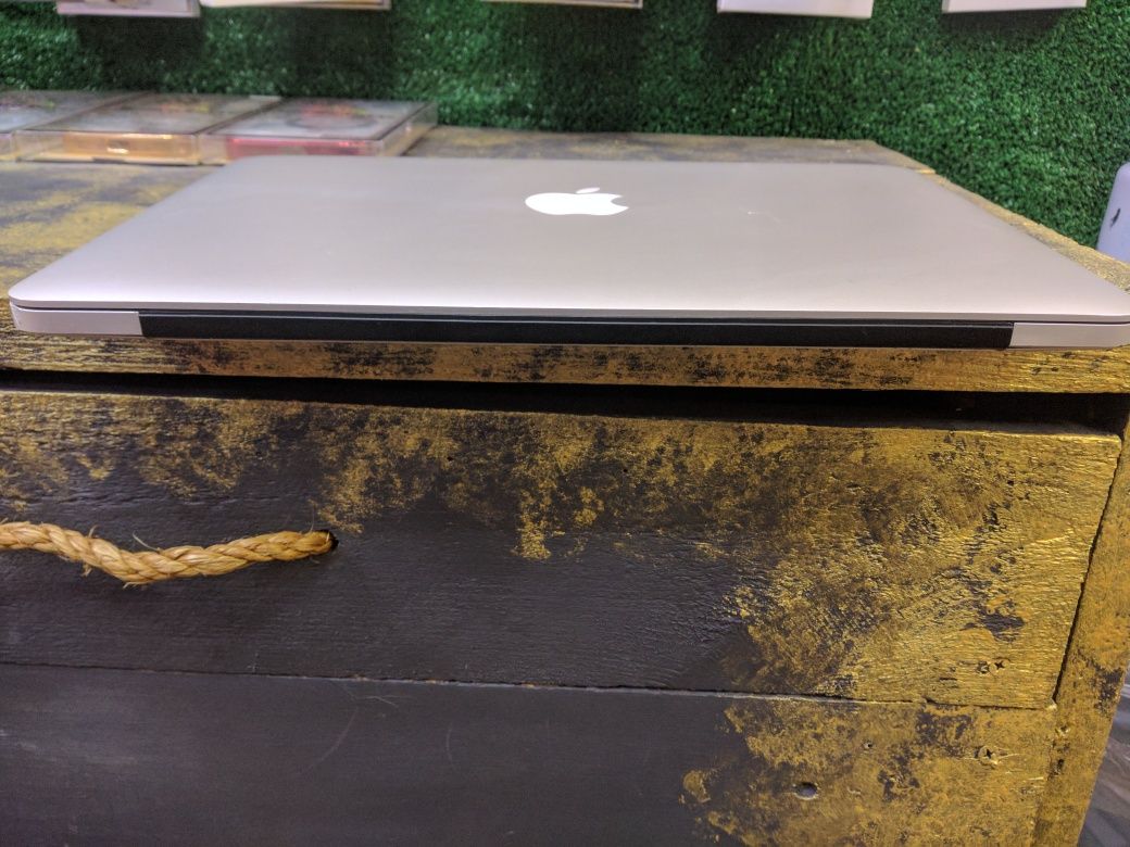 MacBook pro a1502 (2015)