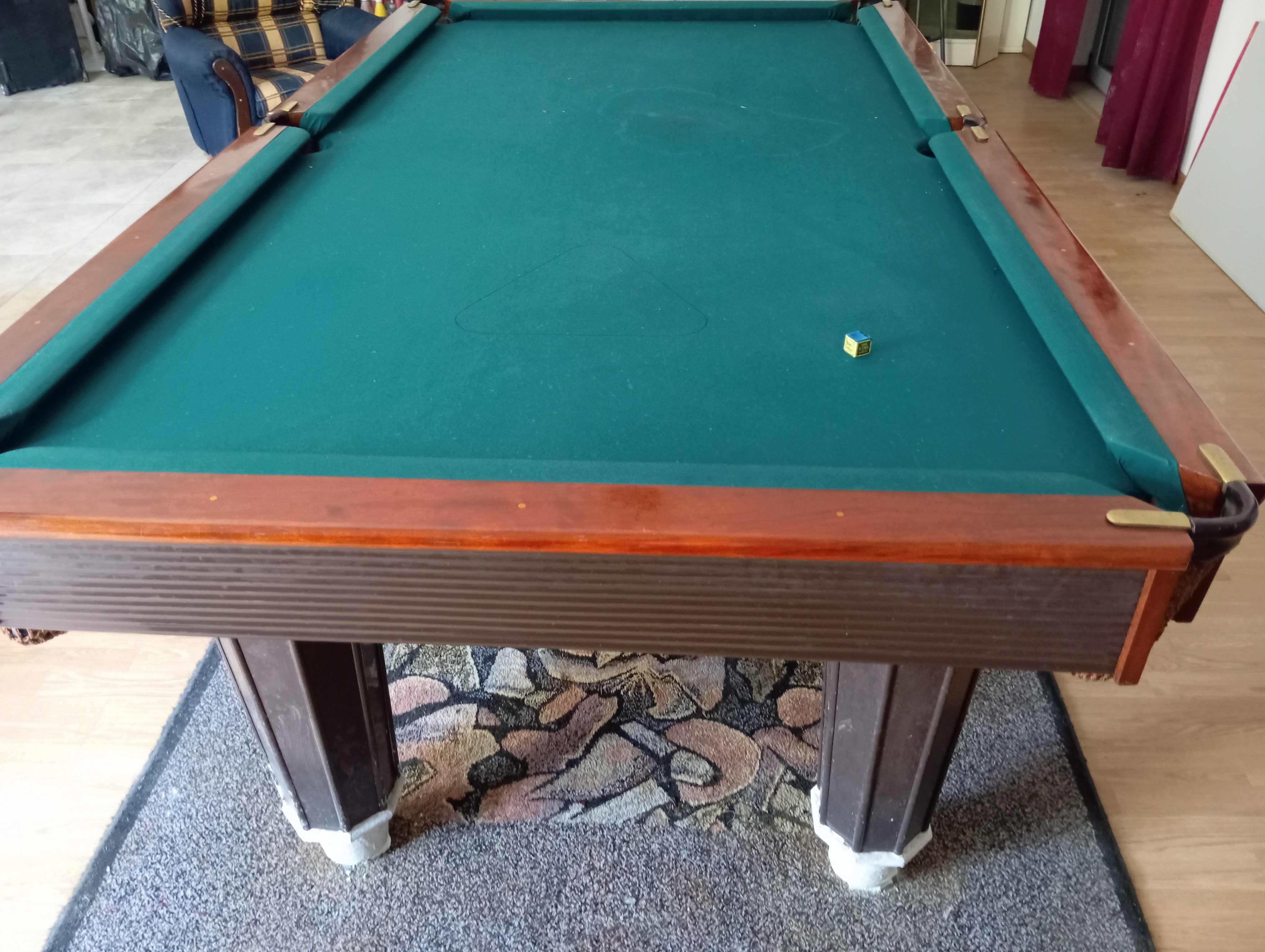 Mesa de Snooker + Porta tacos com tacos e giz