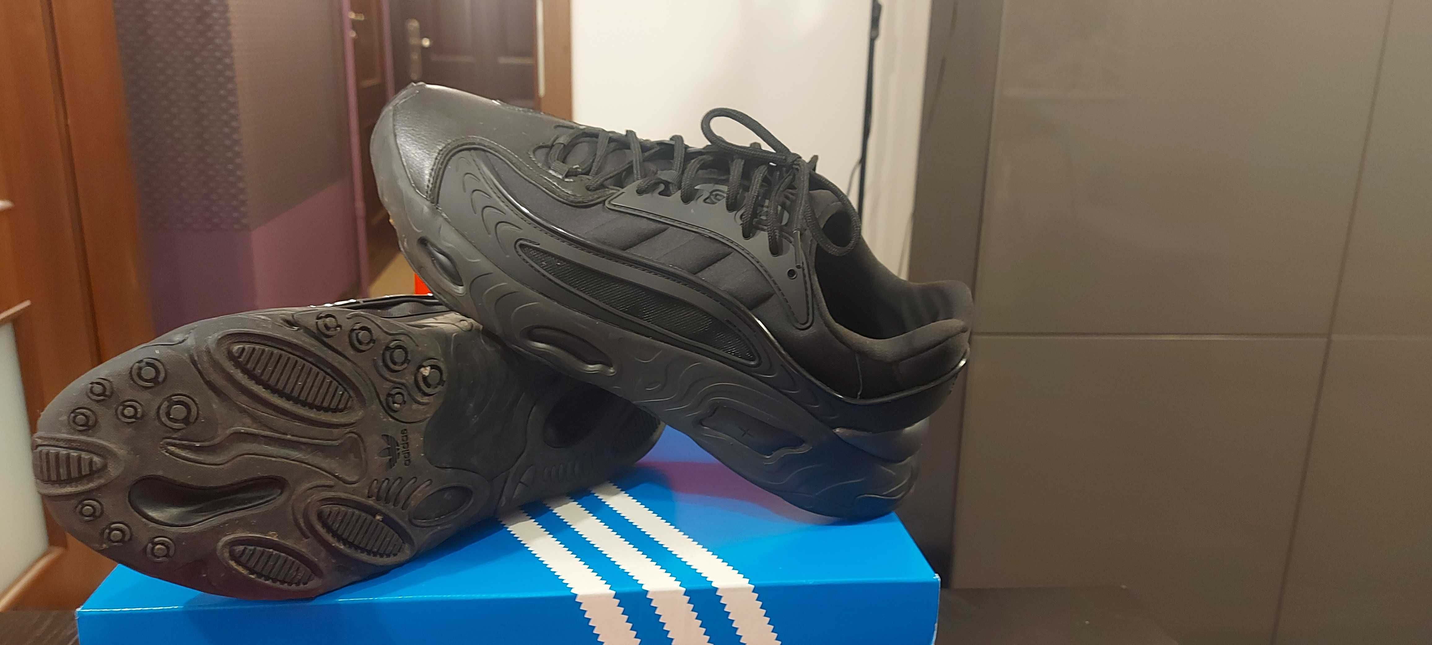 Adidas Oznova czarne rozm. 46