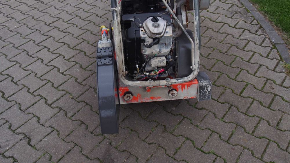 Husqvarna FS 524  honda przecinarka pila do betonu asfaltu  samojezdna