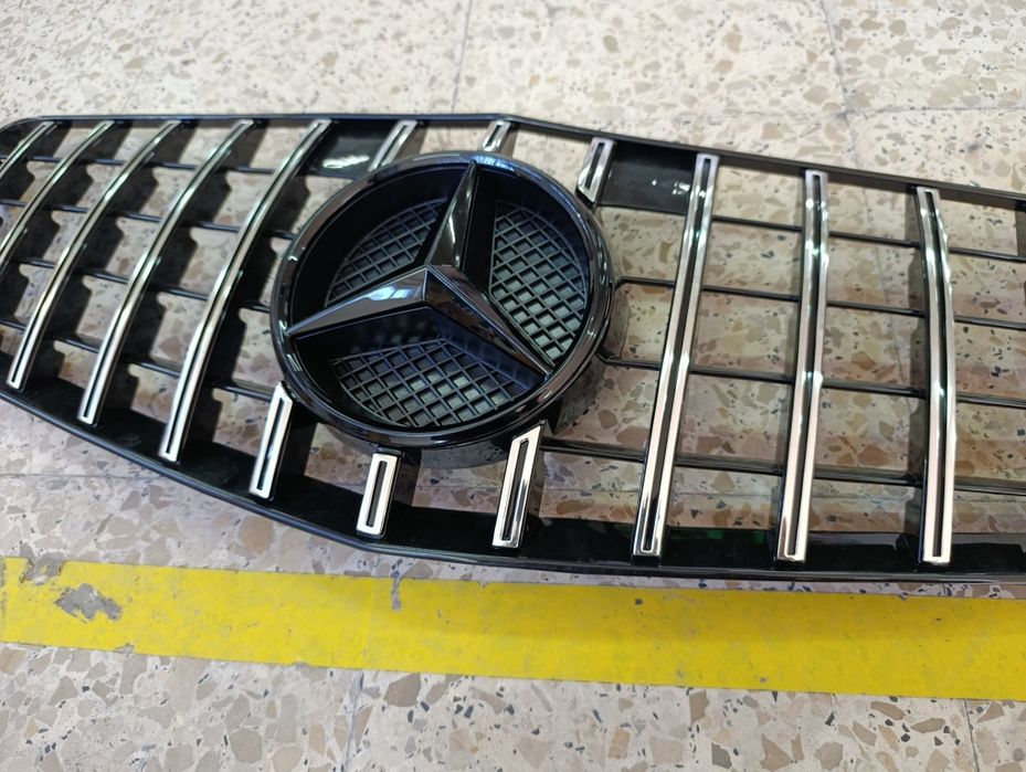 Grelha Mercedes nova