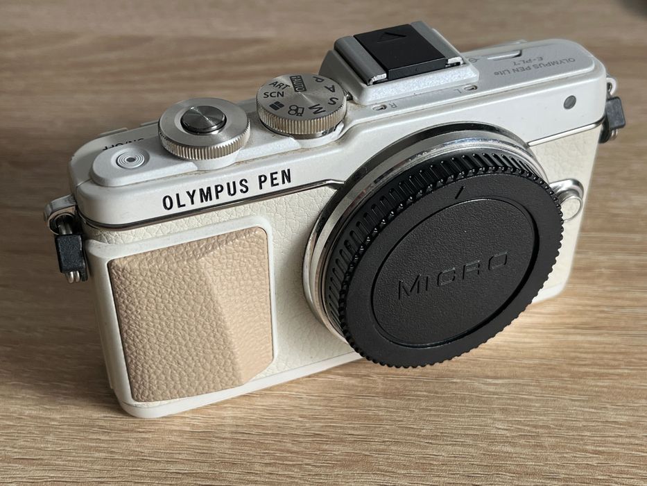 Olympus PEN E-PL7 Bege/Prateada