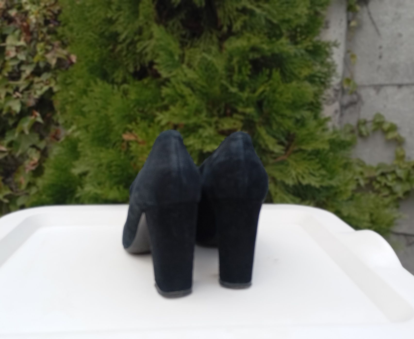 Замшеві туфлі Flora Collection, розмір 35
Стан відмінний, набійки рідн