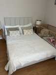 Cama de casal bege