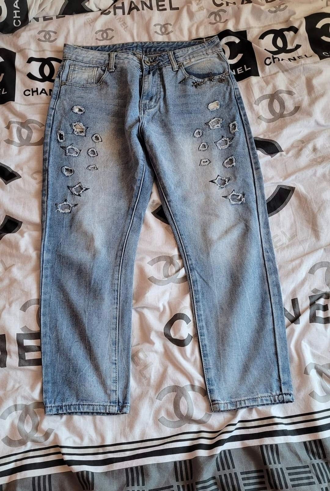 Стильні жіночі джинси