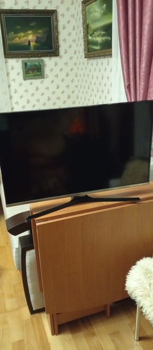 Телевізор Самсунг 32 дюйма рідкокристалічний.