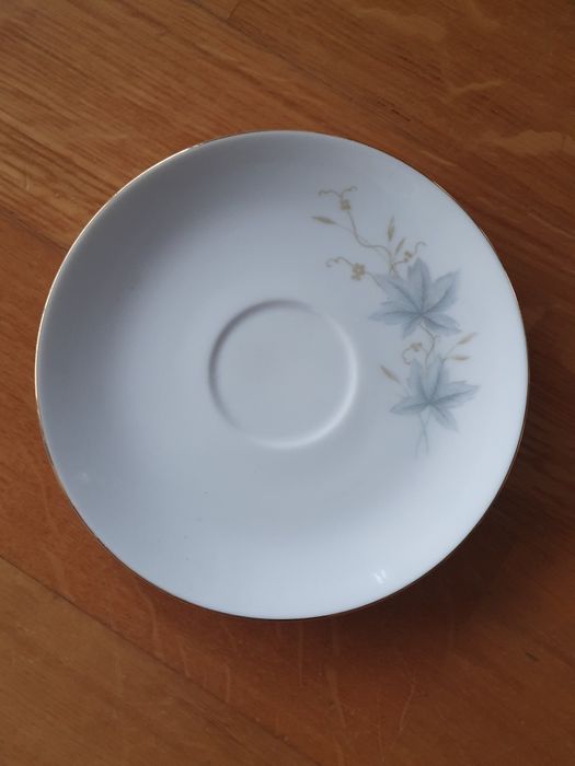 Ceramiczny talerzyk z listkami