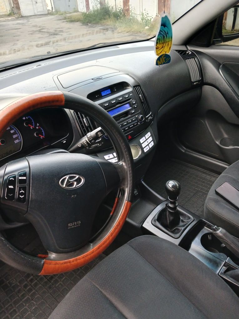 Продам Hyundai Elantra