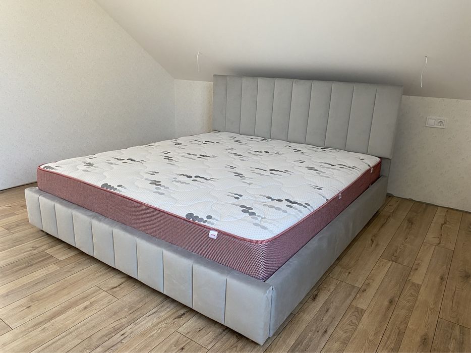 Двоспальне ліжко  у меблевому велюрі на ортопедичних ламельках