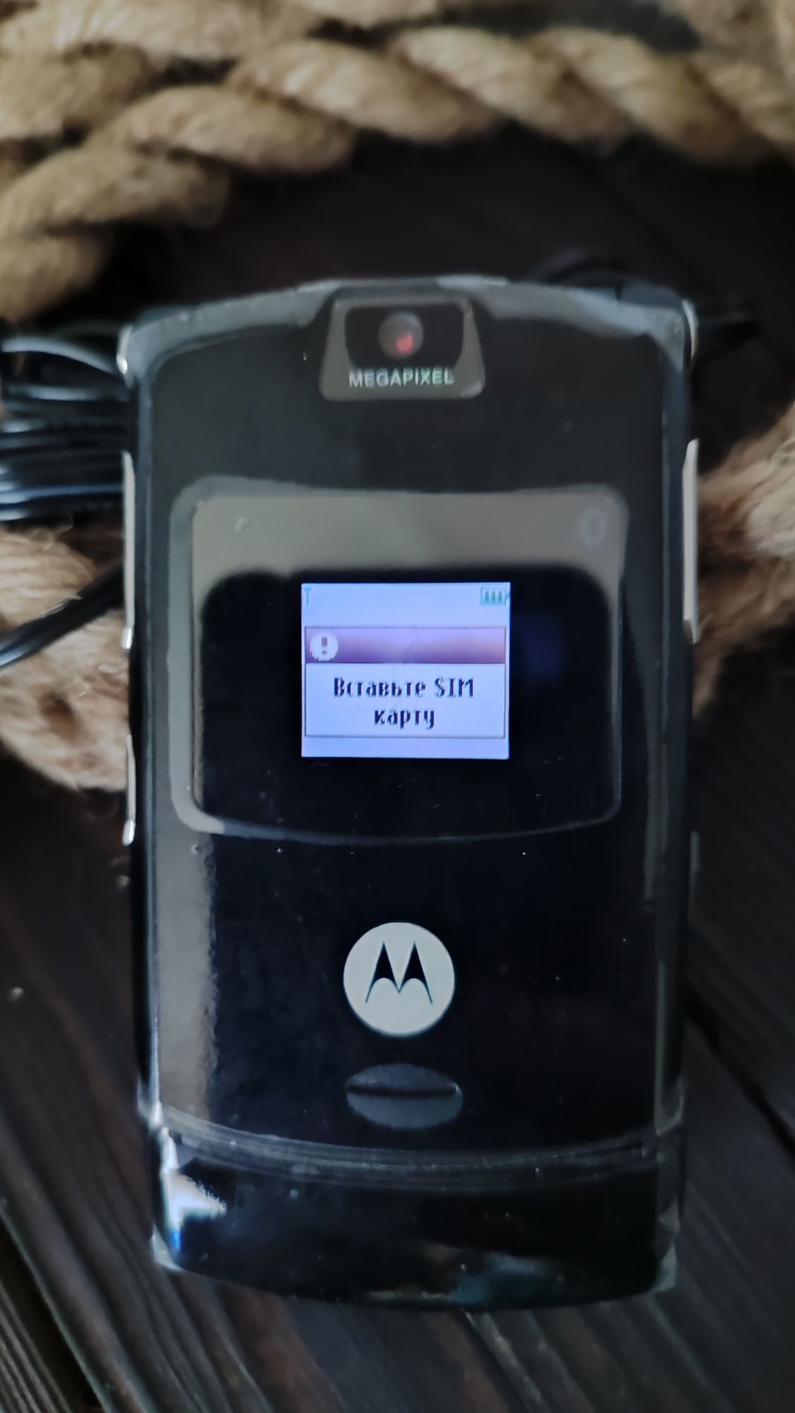 Мобільний телефон Motorola v3
