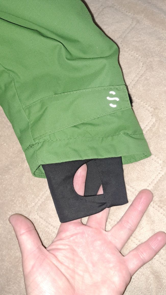 Продам куртку H&M демісезон на хлопця 8-9 років.