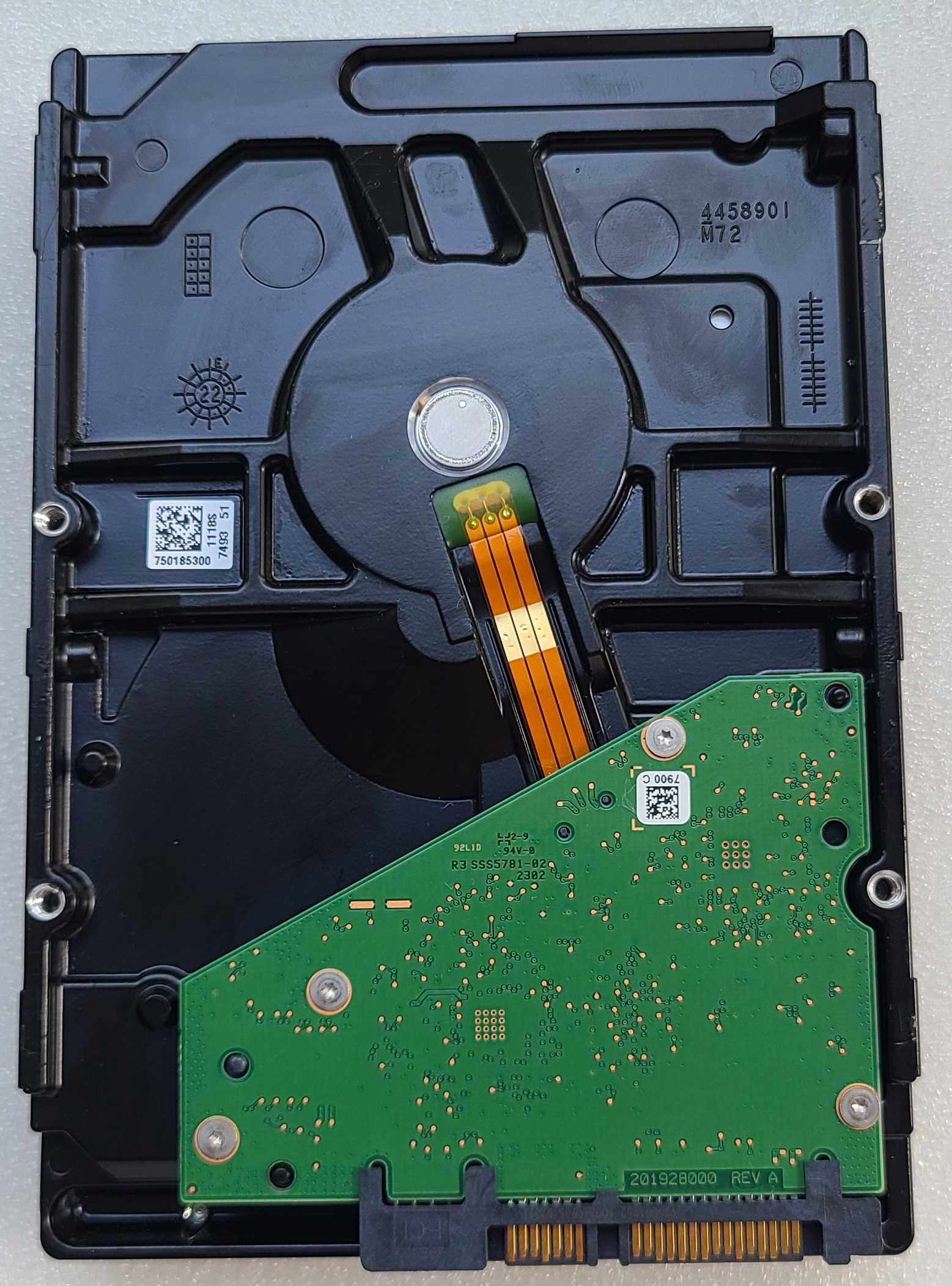 Жорсткий диск 8TB HDD Seagate SkyHawk ST8000VX009