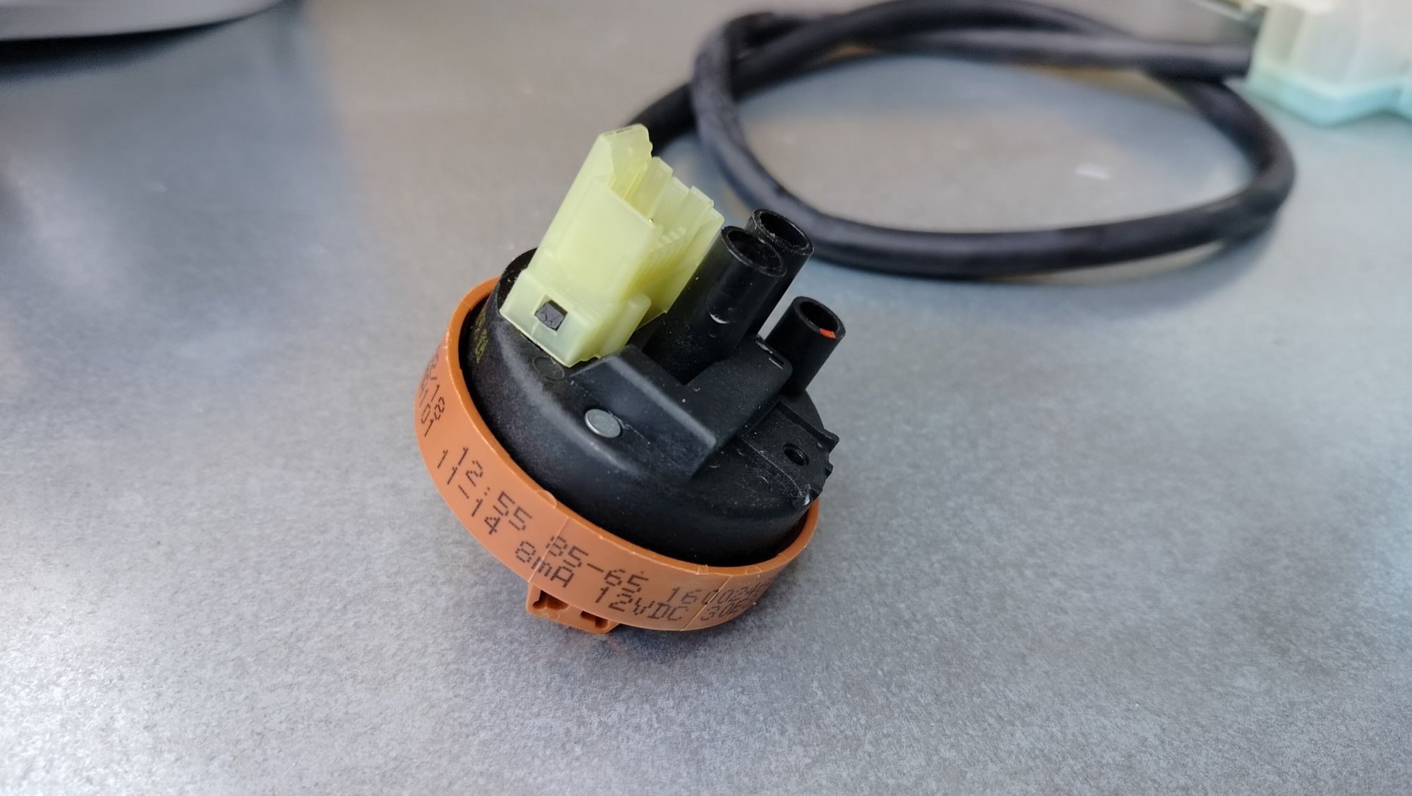 Ariston hotpoint ELTB 4B019