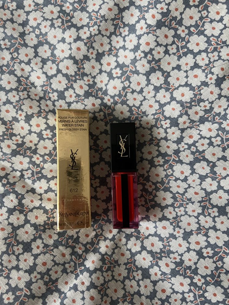 Lipstick vermelho YSL  612