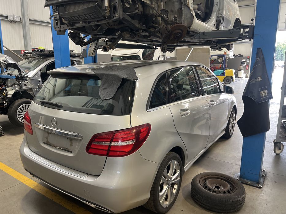 Mercedes B180 para peças