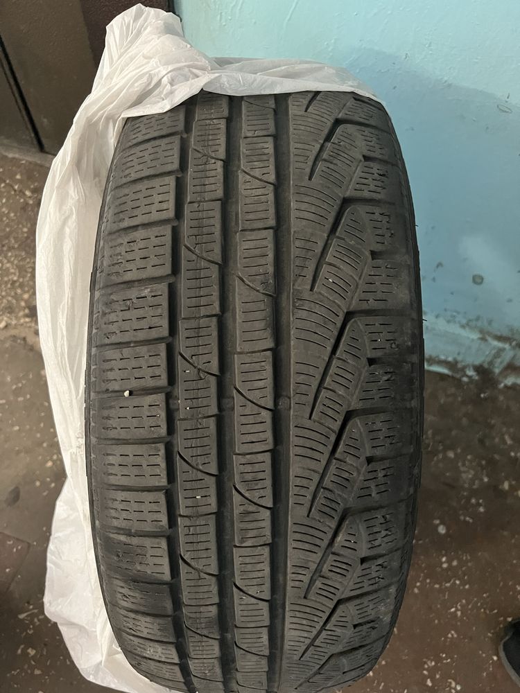 Зимова резина  225/40 r 18 Pirelli run flat