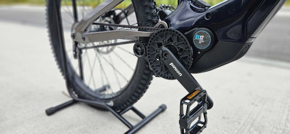 Rower elektryczny Haibike ALLMTN CF 10 skrzynia biegów Pinion 800Wh