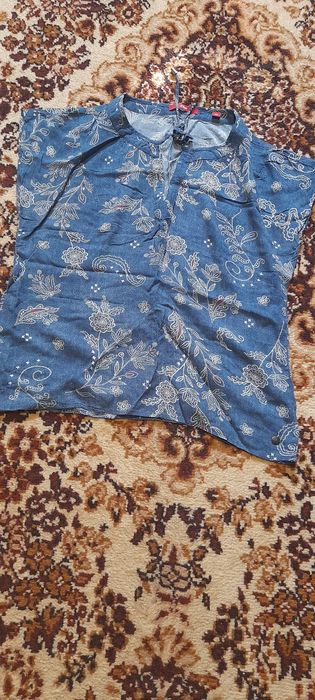 Летняя футболка женская