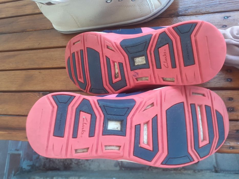 Продам дитячу обув