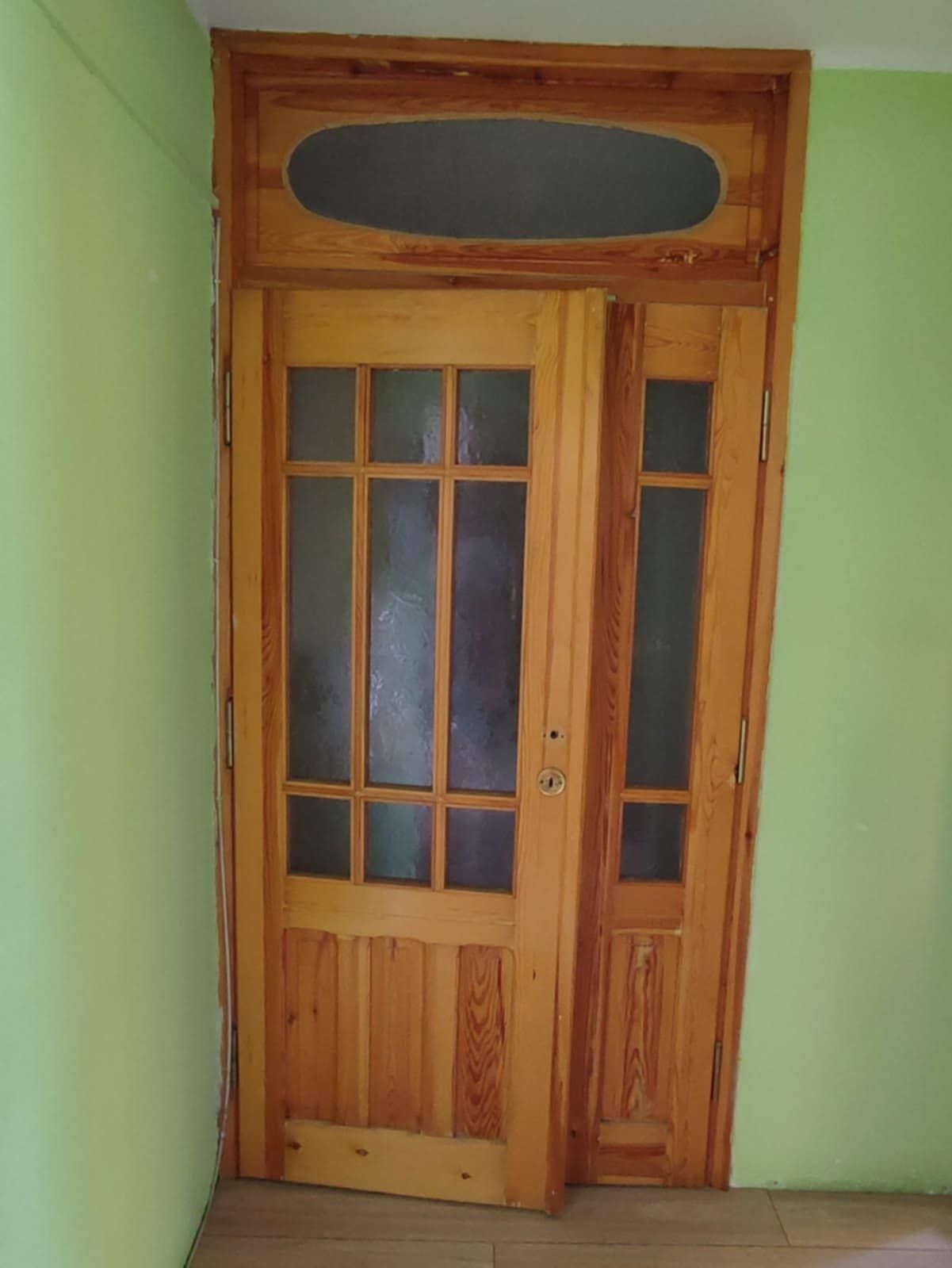 Drzwi z drewna litego