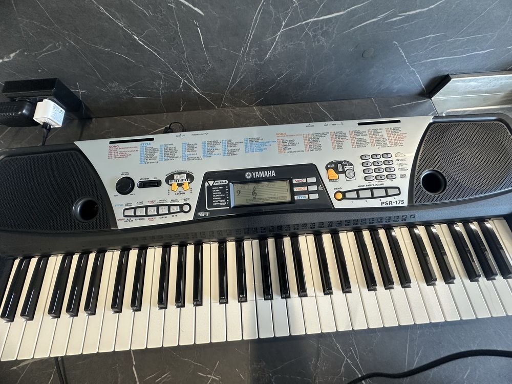 Синтезатор Yamaha PSR з Європи