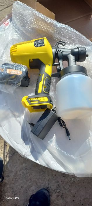 Pistolet akumulatorowy natryskowy