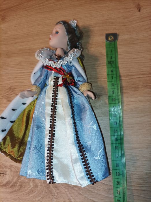 Lalki porcelanowe serii Damy z Epoki Deagostini