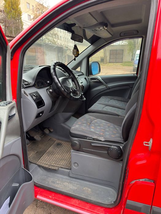 Продам Mercedes Vito 111 Оригинальный  пассажир