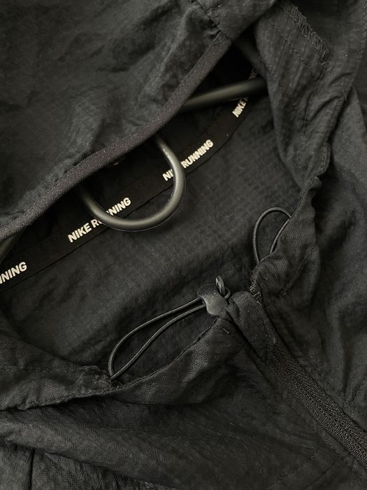 Вітровка Nike Running