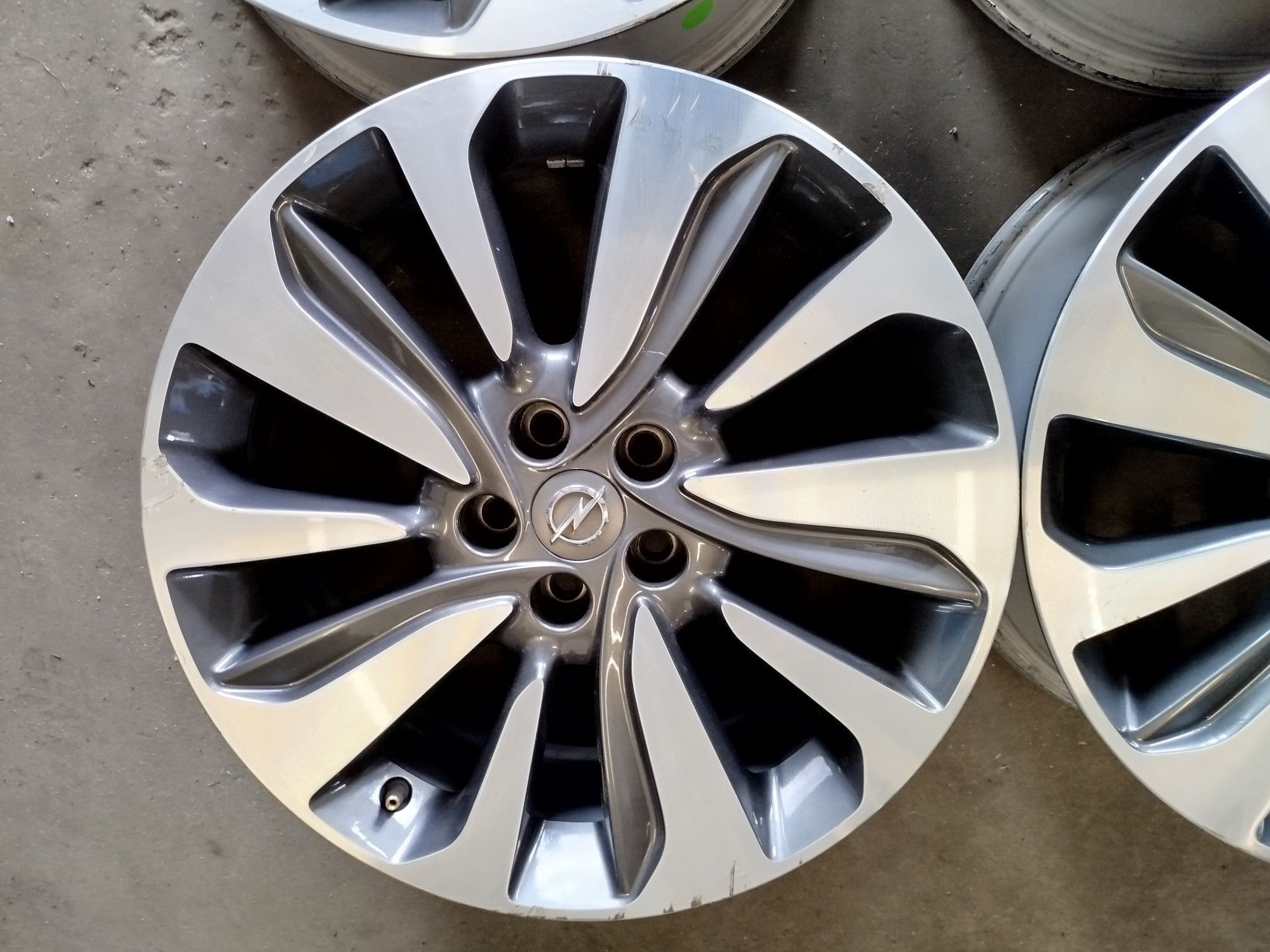 Oryginalne felgi aluminiowe 18 cali do Opel, 5x105