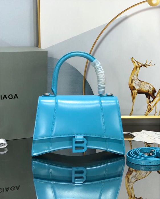 Malas de senhora Balenciaga