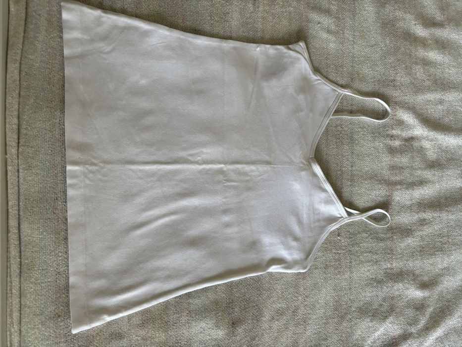 Biala koszulka na ramiaczkach