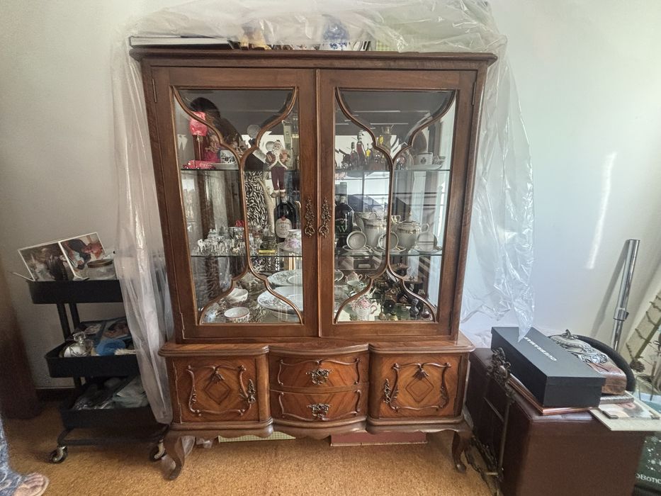 Cristaleira de Madeira de Cerejeira