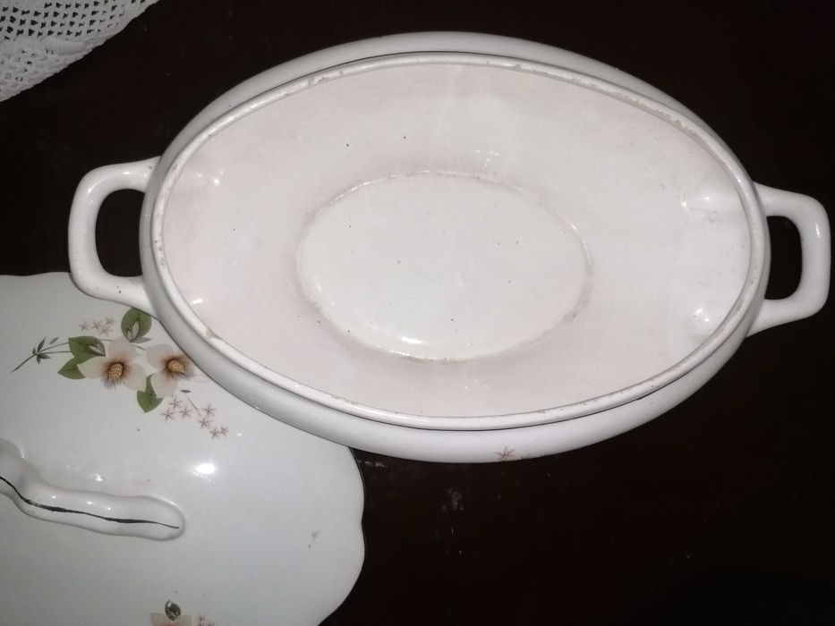 Terrina antiga, com 47 anos