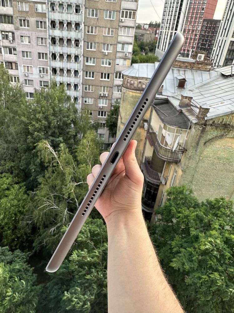 Планшет Ipad 8 LTE 2020