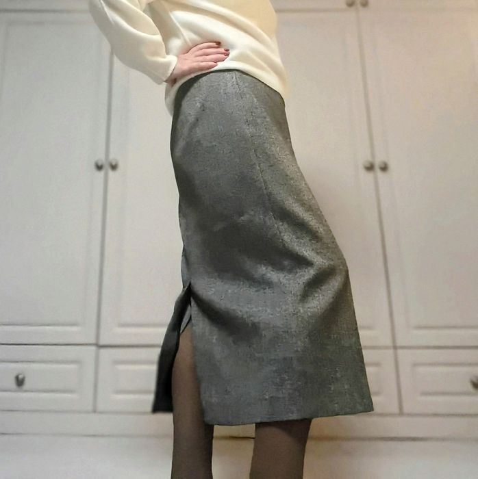 Продам юбку  миди на подкладке размер XL ,Zara