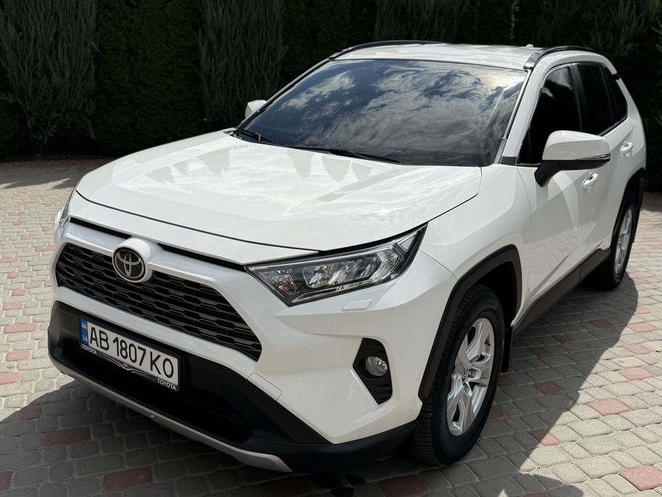 Офіційний ціленький Toyota Rav 4