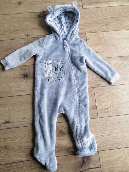Kombinezon chłopięcy z uszkami 74/80