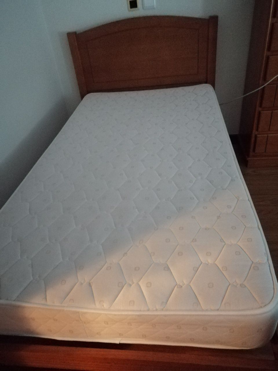 Cama completa de solteiro